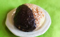 「俺の理想の商品」「めちゃうま」話題の【ファミマ】新商品。名前が長いメロンパン