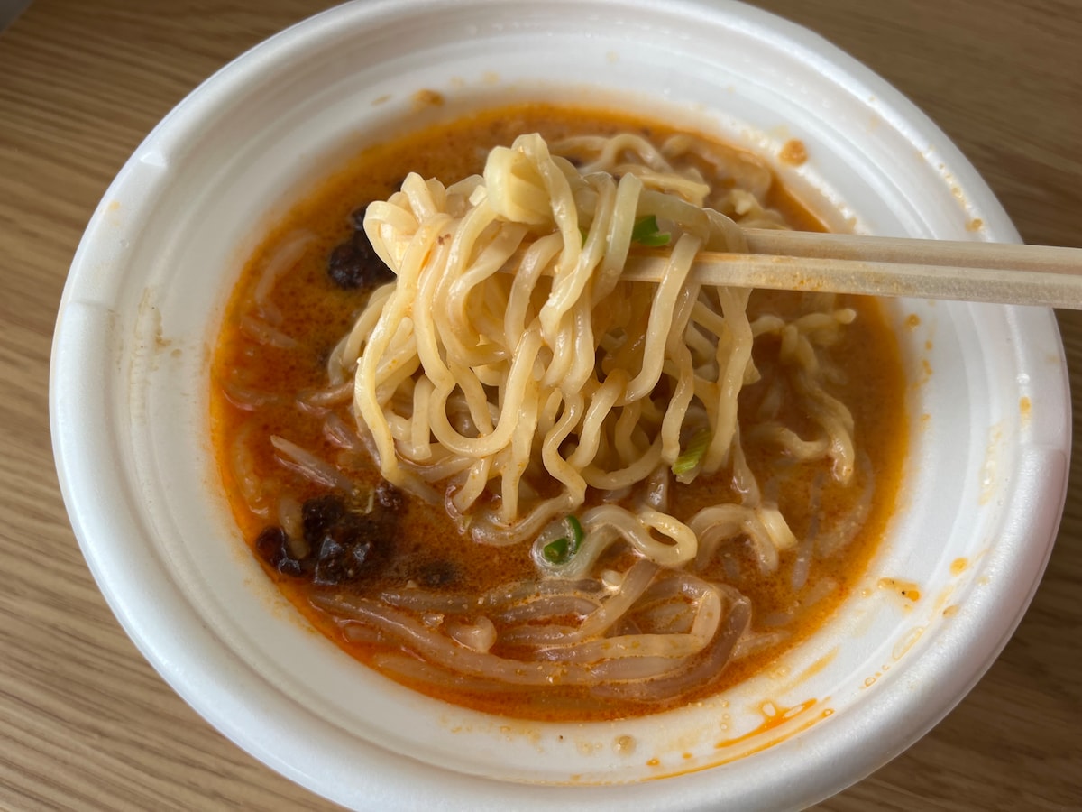 「まろやか」「名店の味」【セブン】肉味噌入り!飯田商店監修の担々麺が登場