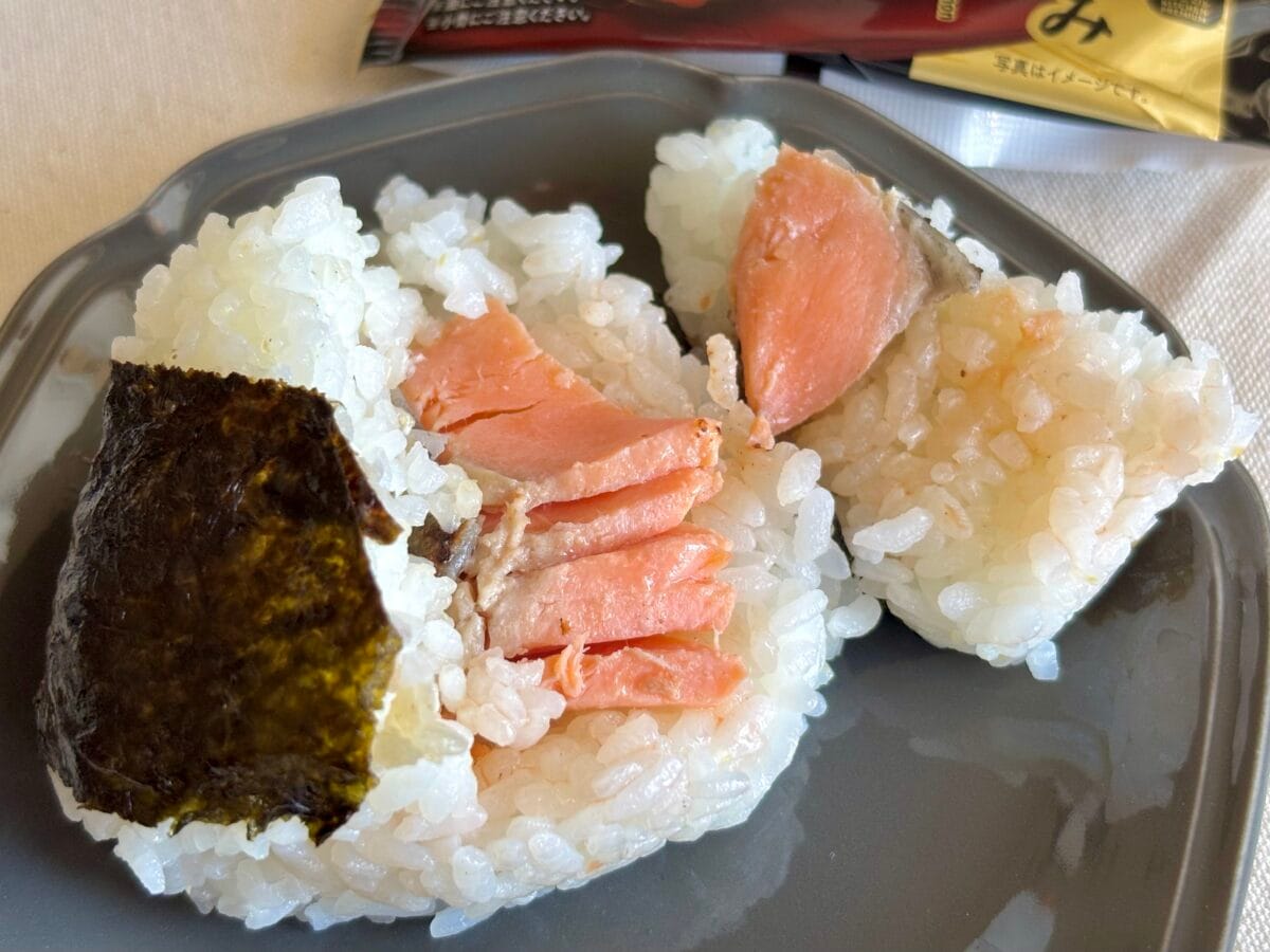 「想像以上のデカさ」【ファミマ】新作“ごちむすび”がマジでご馳走だった