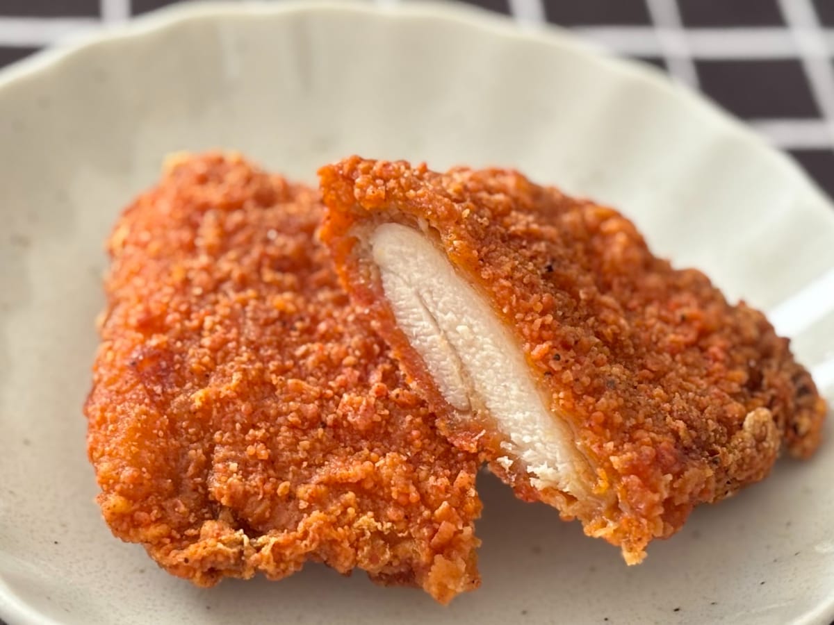 「復活しとるぅ!!」【ファミマ】定番チキンのあの味が数年ぶりに登場