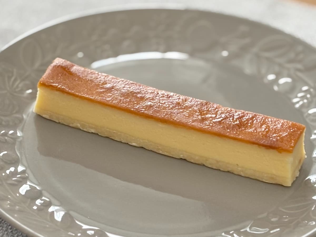 「150円でバリうまい」「完璧」【ファミマ限定】片手でOKの本格スイーツ