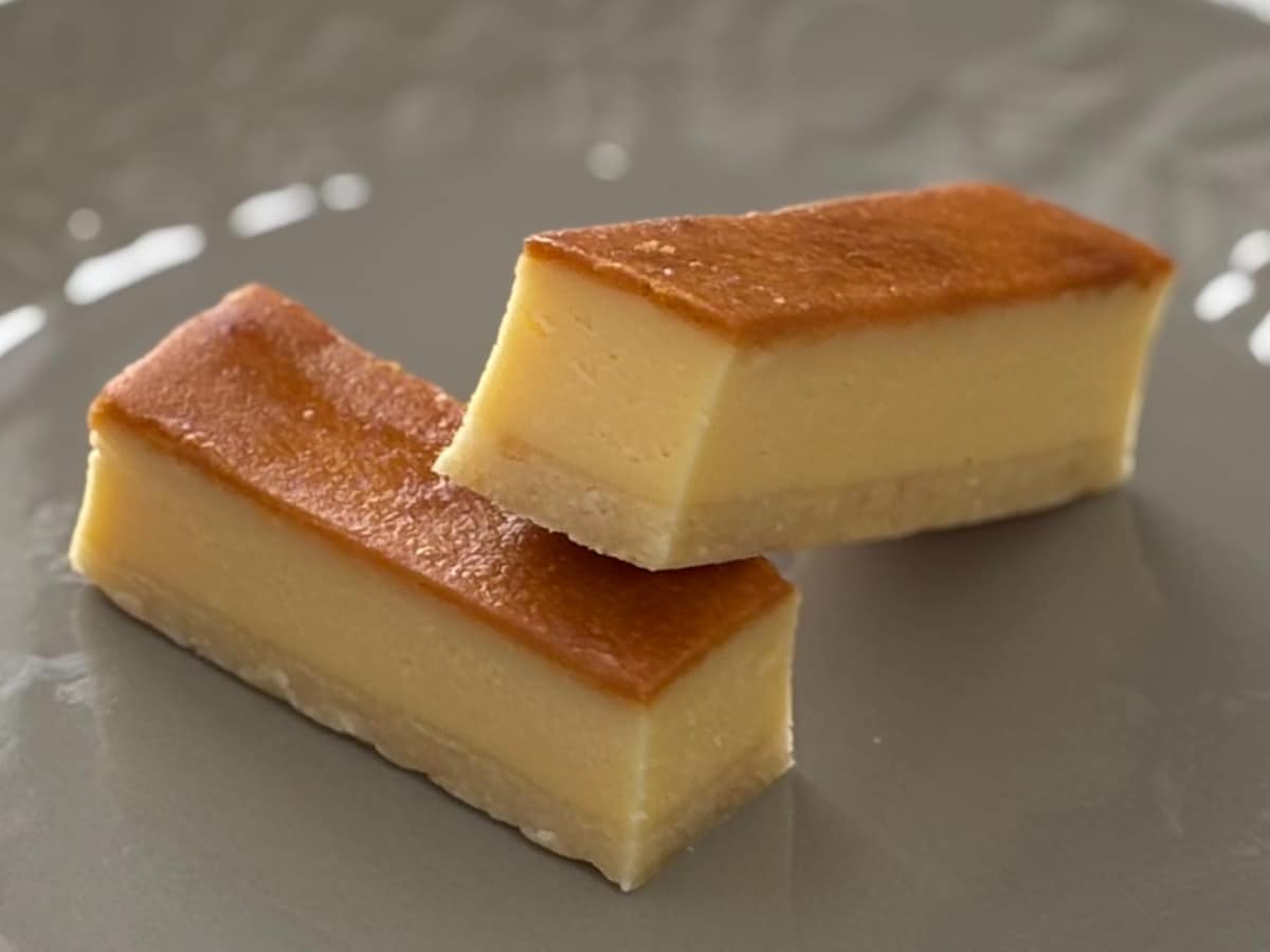 「150円でバリうまい」「完璧」【ファミマ限定】片手でOKの本格スイーツ