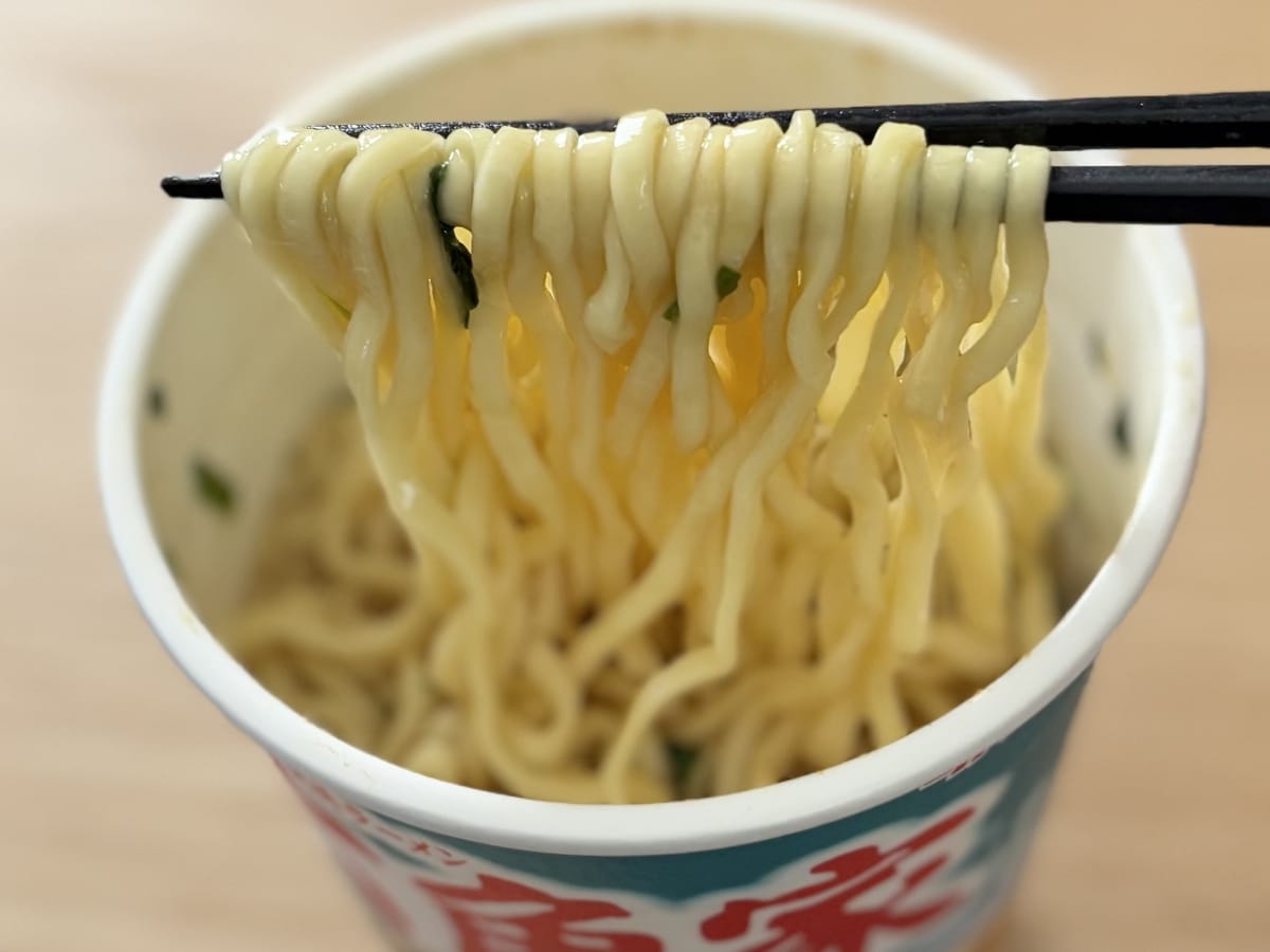 まろやかな豚骨醤油が美味【セブン】「家系御三家」再現のカップ麺を実食