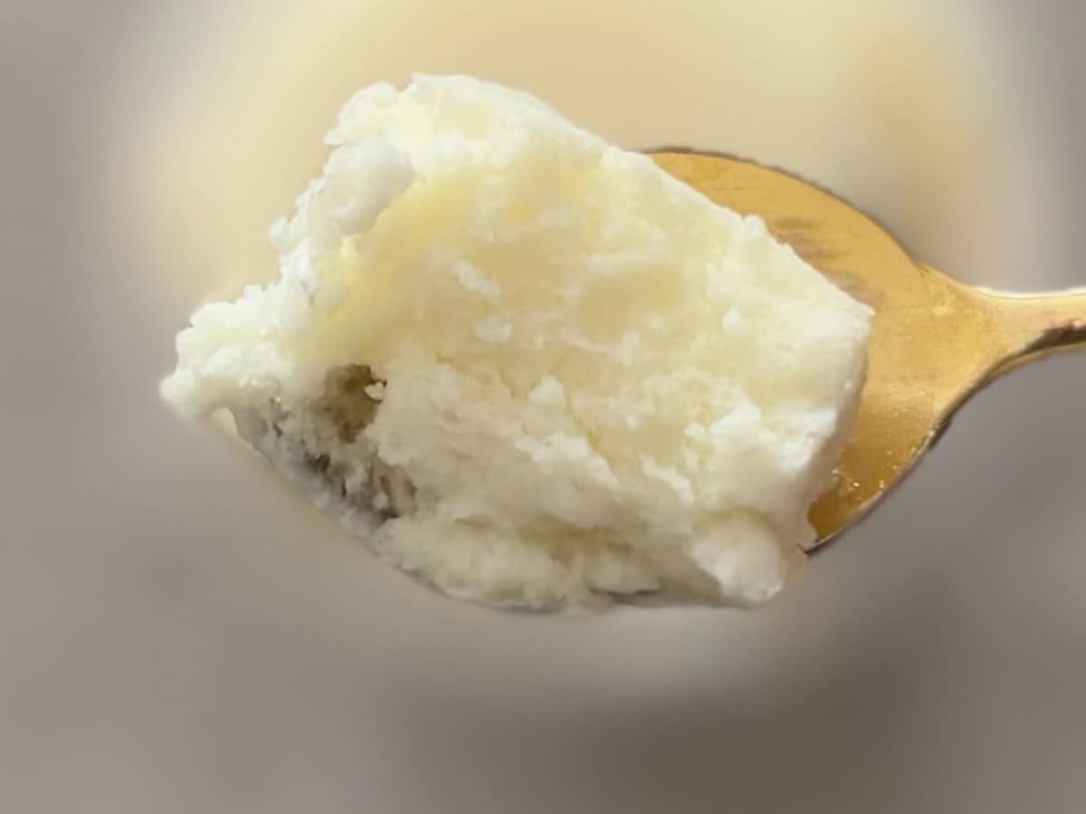 「うますぎて昇天」「リピ確定」【ファミマ】あの人気スイーツが真っ白に