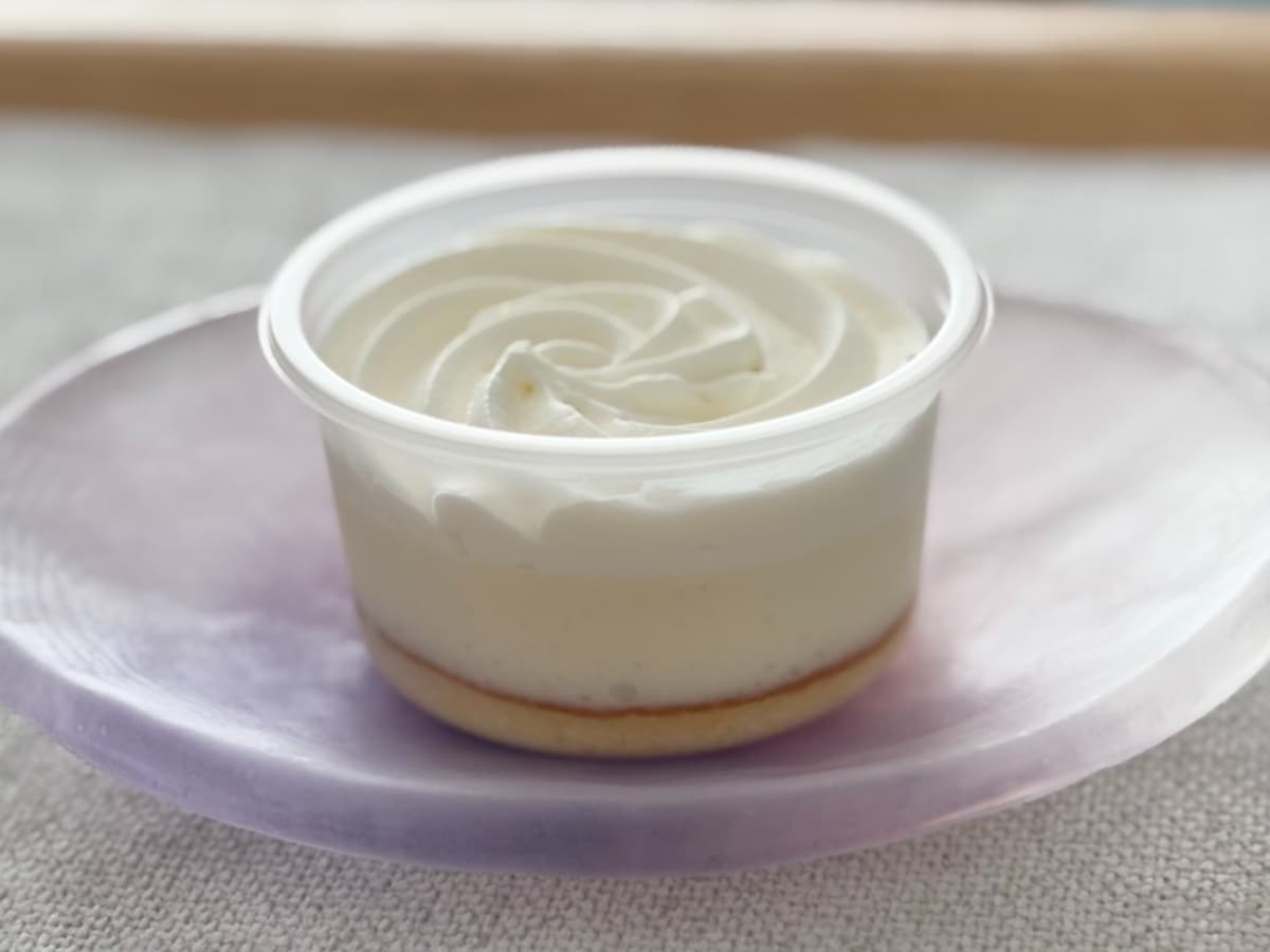 甘酸っぱさ&とろける口どけが美味♡【ファミマ】白いケーキが再登場