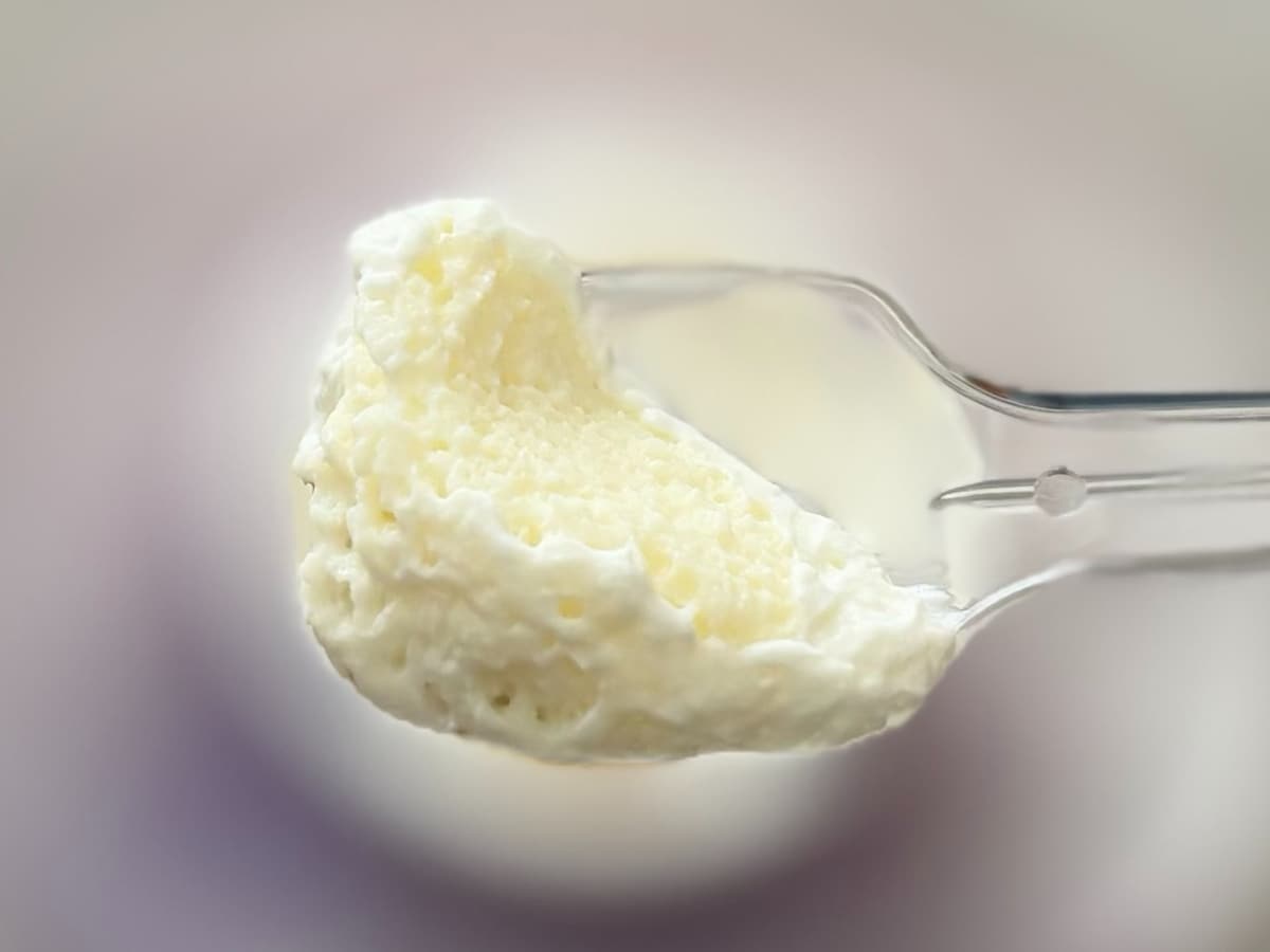 甘酸っぱさ&とろける口どけが美味♡【ファミマ】白いケーキが再登場