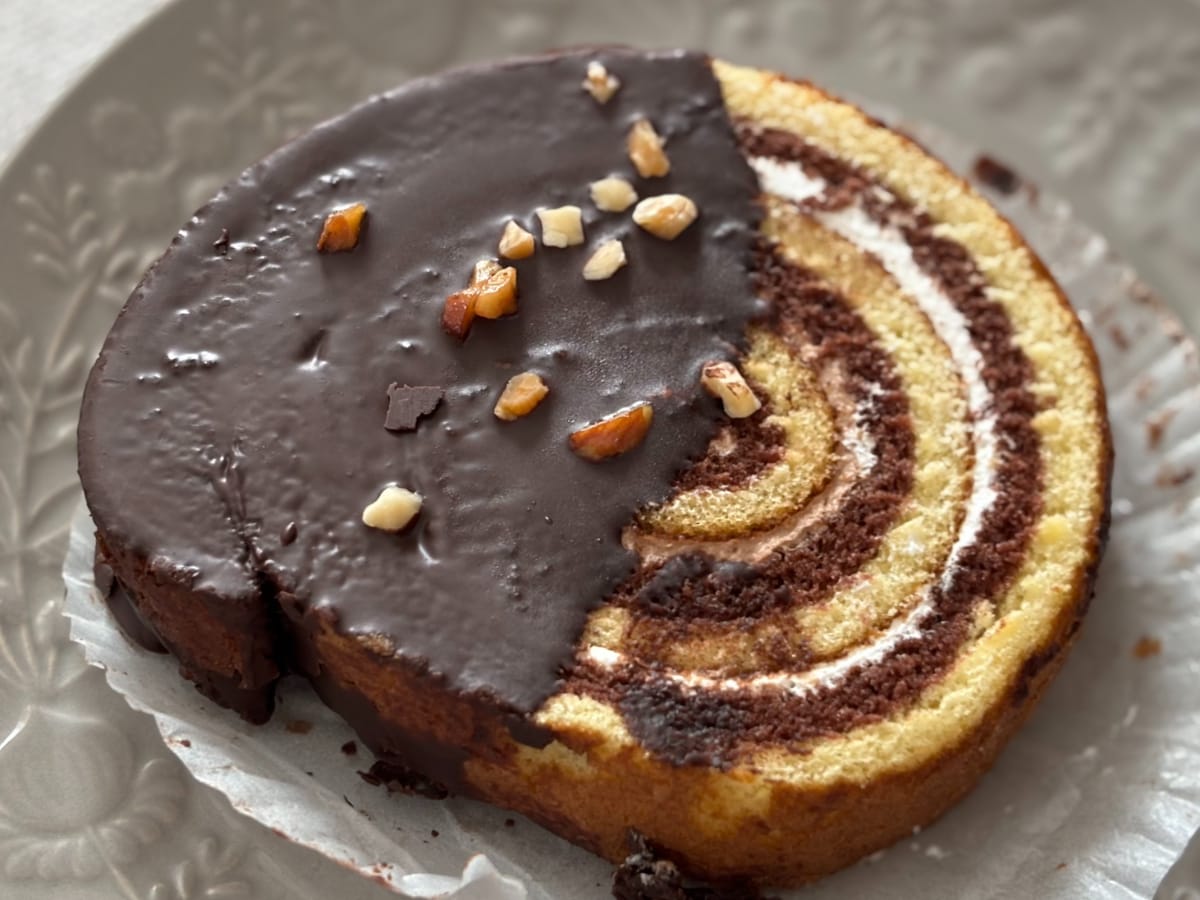 華やか&ぜいたくな見た目と味がスゴすぎる【ファミマ】新作ケーキを実食