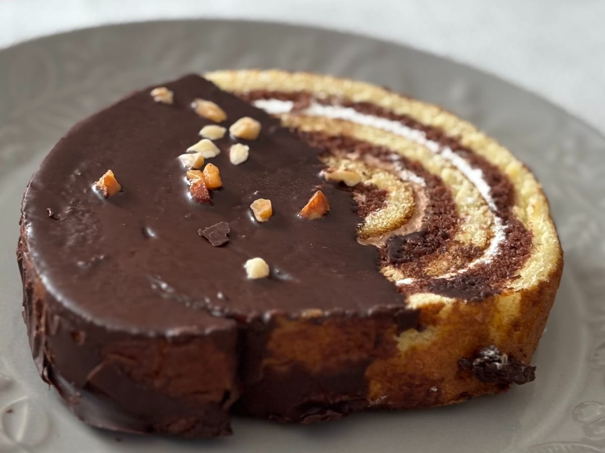 華やか&ぜいたくな見た目と味がスゴすぎる【ファミマ】新作ケーキを実食