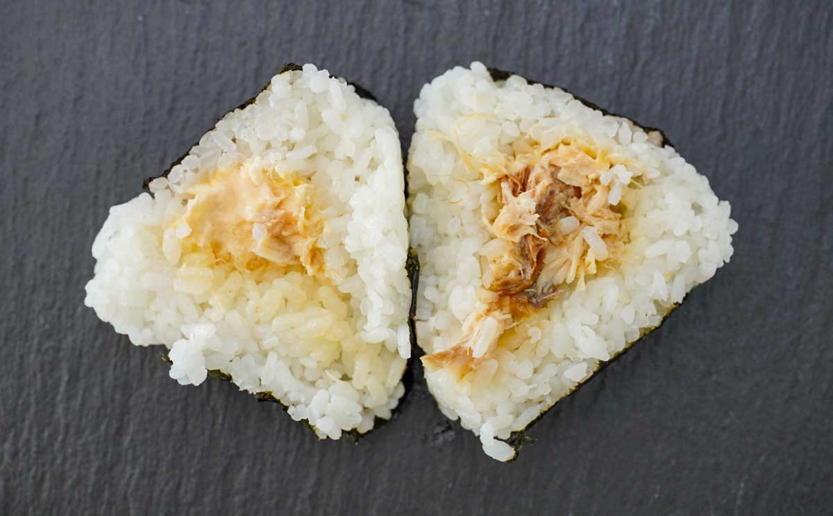 「毎日食べるね」「秒で買った」【セブン】新発売おむすびが激ウマ!!