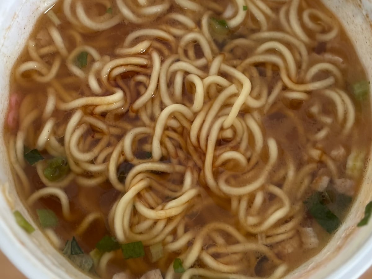 「気になりすぎて買っちゃった」【サッポロ一番】意外なコラボ麺の味は？