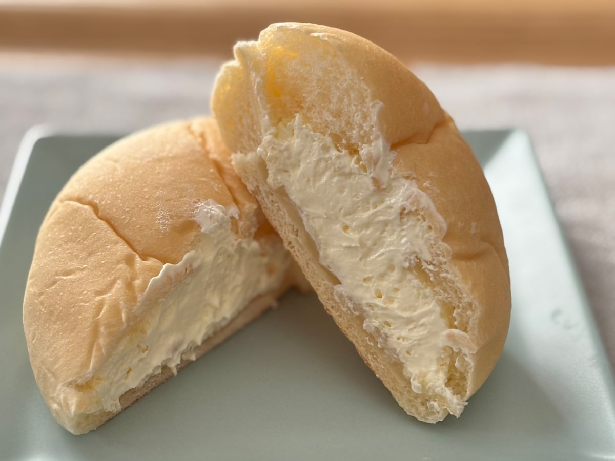 「美味しさレベルアップしてた」【ファミマ】2年ぶりのコラボパンが話題