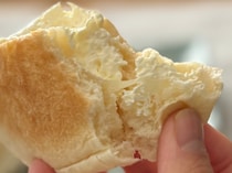 「美味しさレベルアップしてた」【ファミマ】2年ぶりのコラボパンが話題