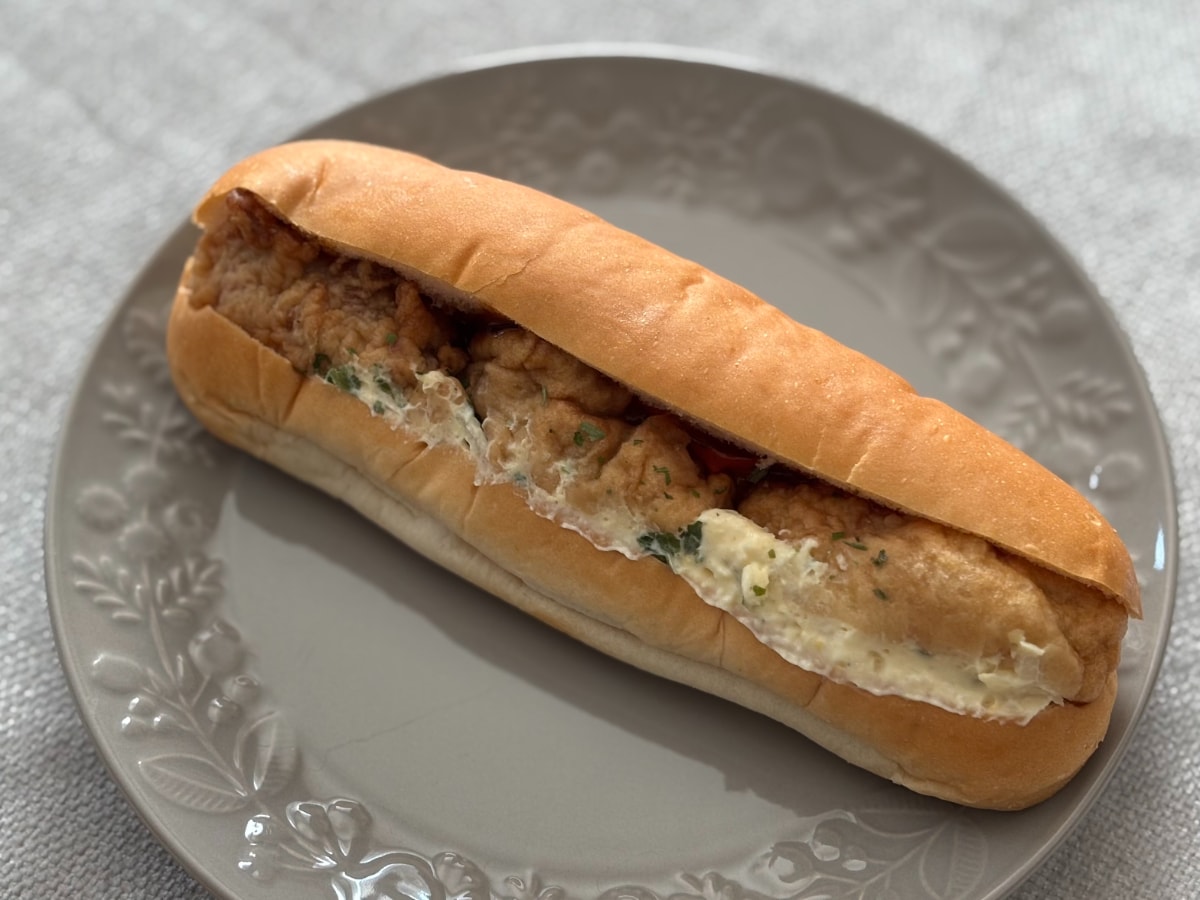 タルタルソースがうまぁ……!【ファミマ】ガッツリ系のパンが再登場