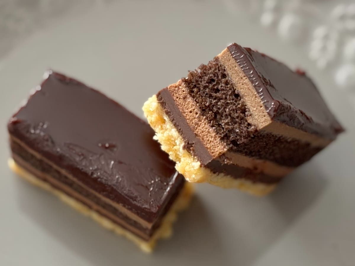 「レベル高すぎ!」「おいしすぎて飛んだ」【ファミマ限定】ケーキが話題