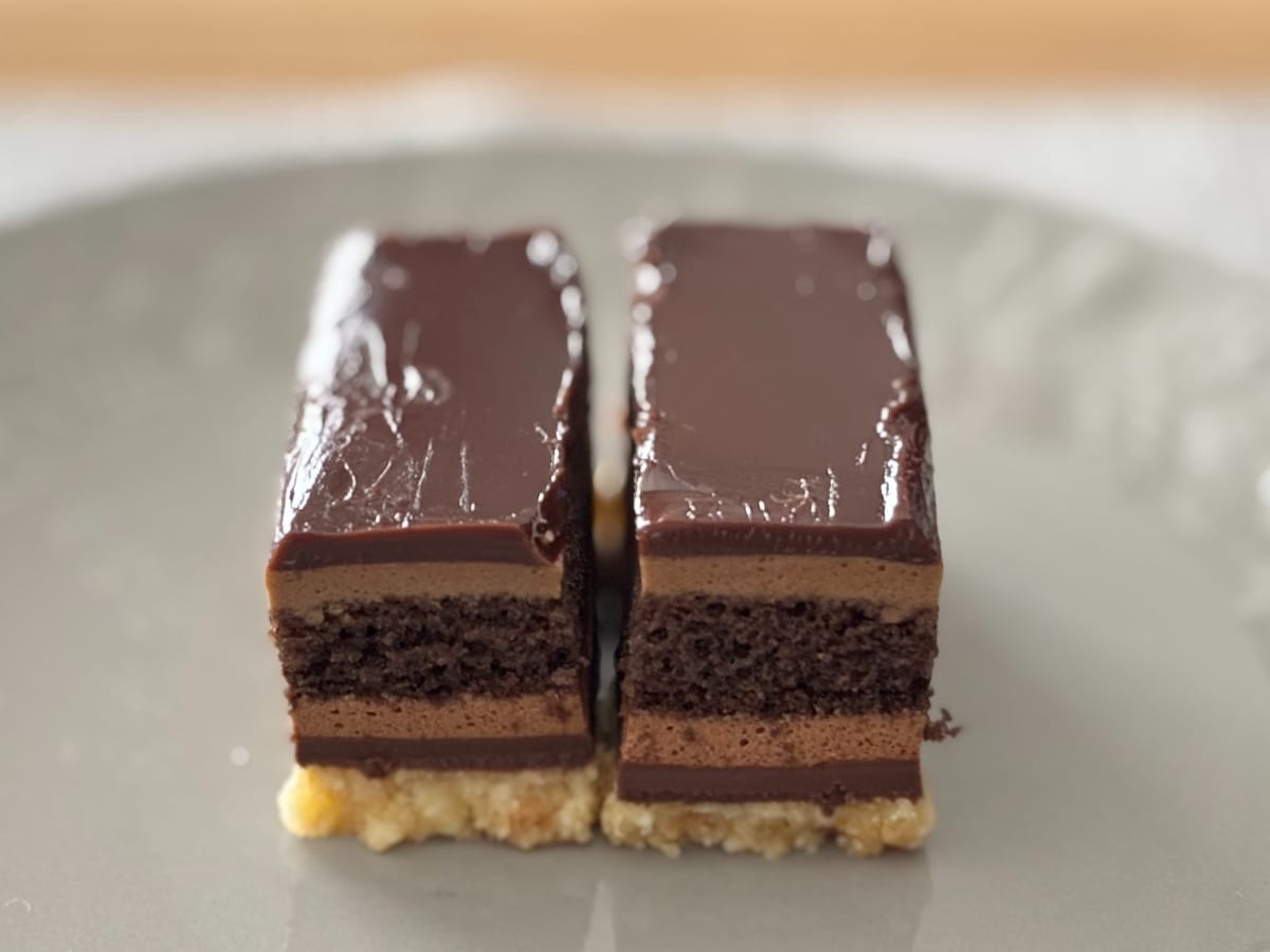 「レベル高すぎ!」「おいしすぎて飛んだ」【ファミマ限定】ケーキが話題