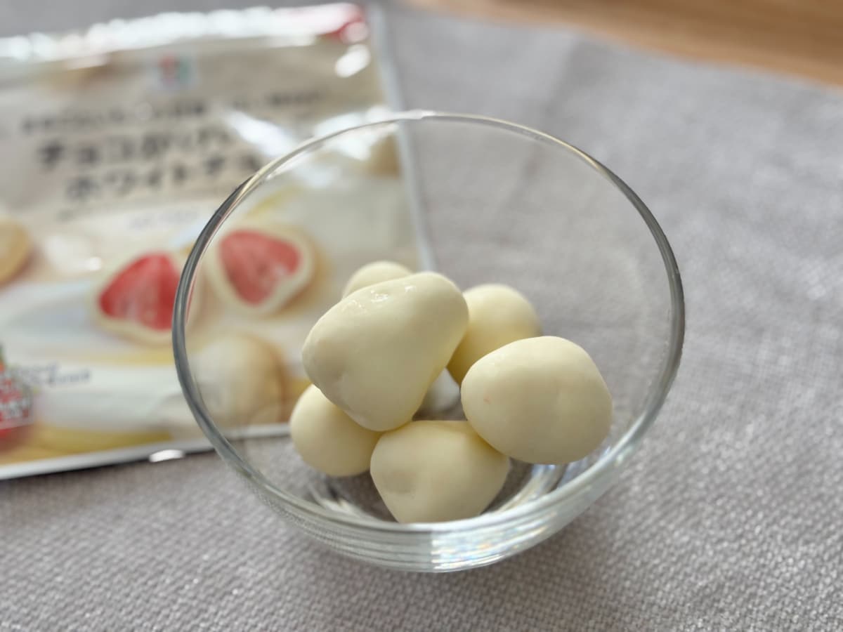 いちごの甘酸っぱさとチョコのミルク感にキュン♡【セブン】の新作おやつ
