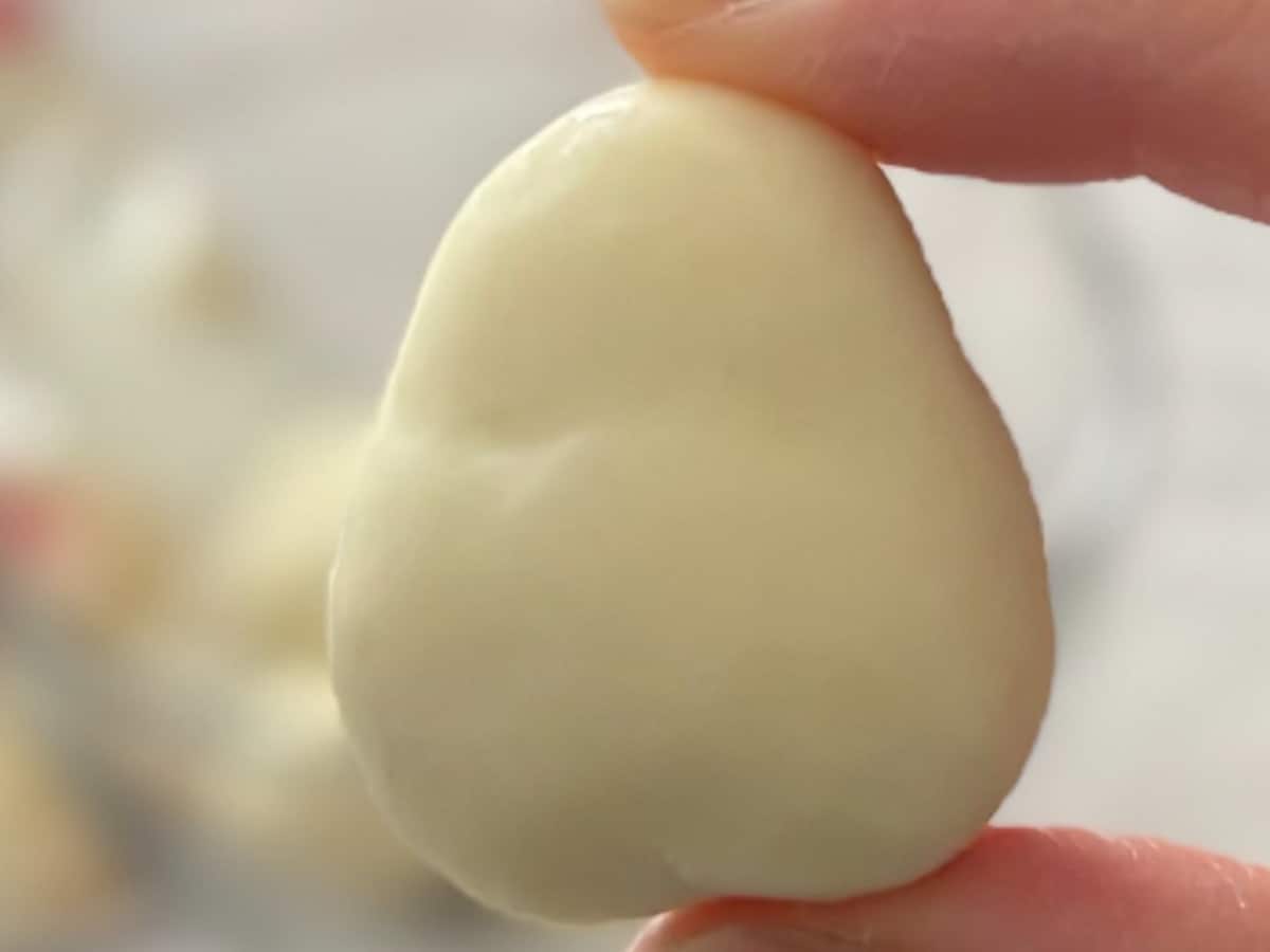 いちごの甘酸っぱさとチョコのミルク感にキュン♡【セブン】の新作おやつ