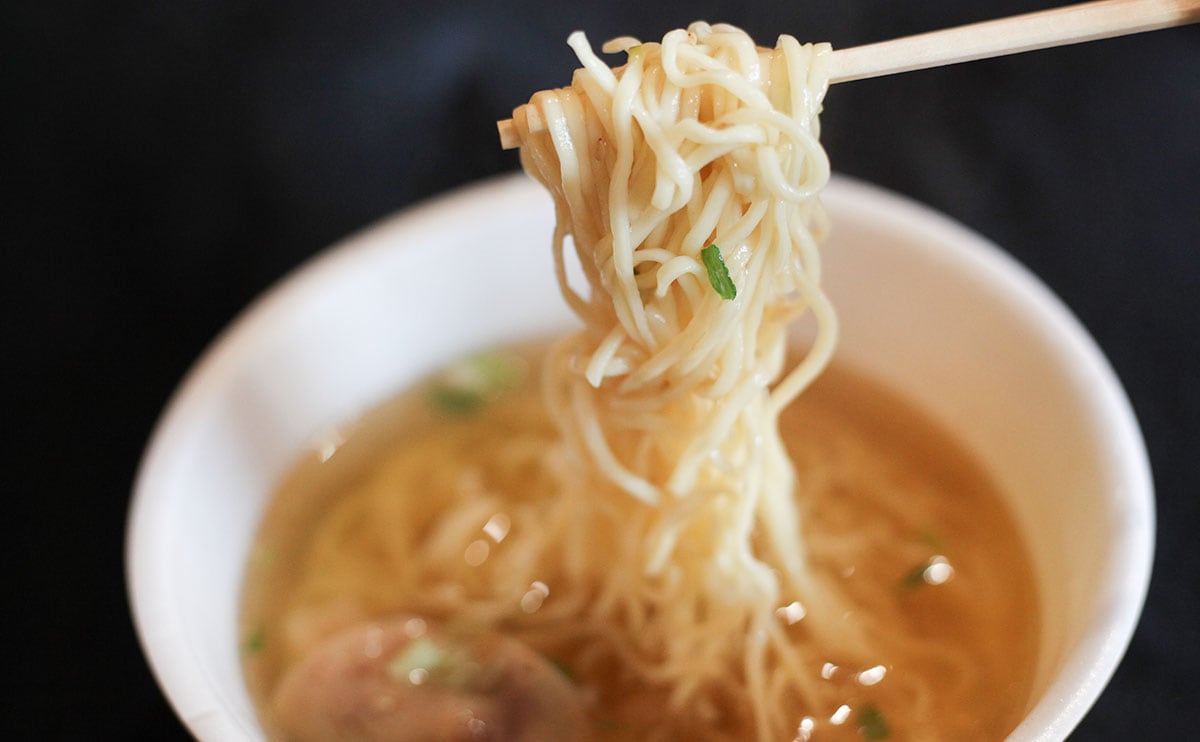 お湯を注げば山形の名店の味!【ファミマ】の新作カップ麺がうますぎた