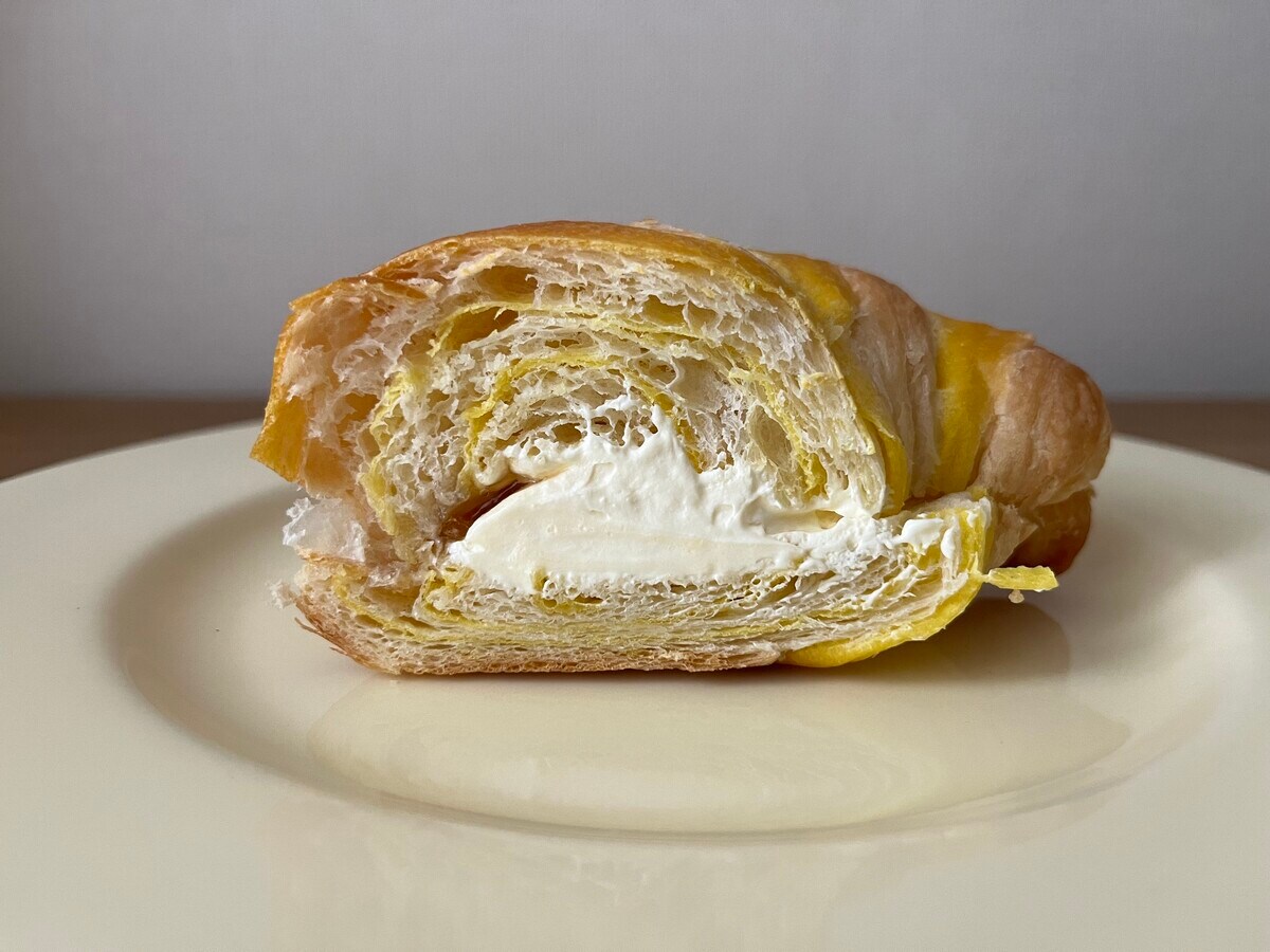 「甘うま!」【ファミマ】はちみつホイップが入ったクロワッサンが登場