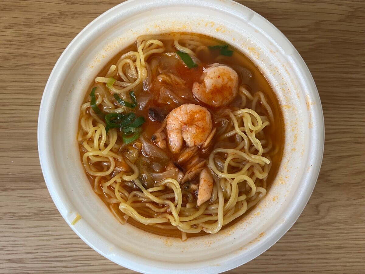 「魚介たっぷり！」【セブン】海老やあさりが入った韓国風辛口海鮮ちゃんぽんが登場