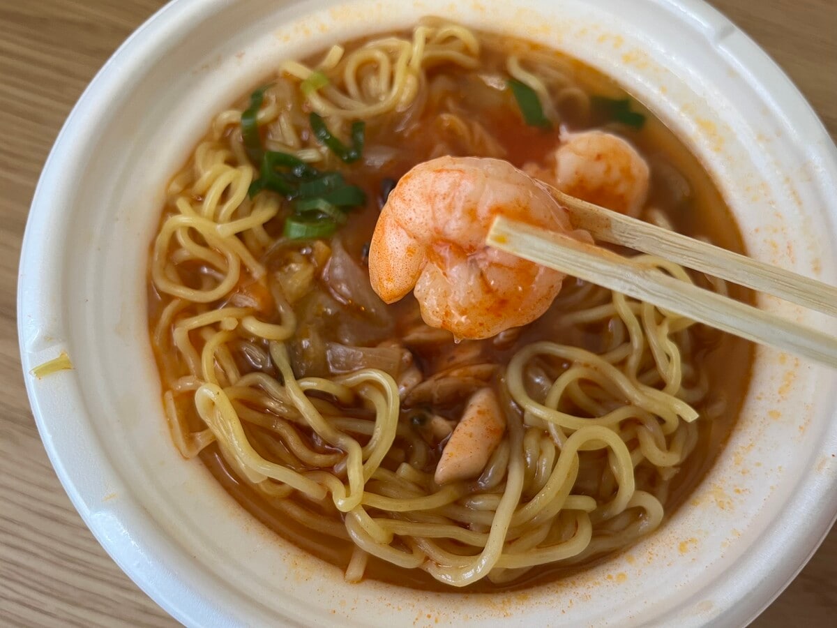 「魚介たっぷり!」【セブン】海老やあさりが入った韓国風辛口海鮮ちゃんぽんが登場