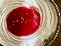 全てのミルフィーユこれがいい【セブン】苺の新感覚スイーツが美味