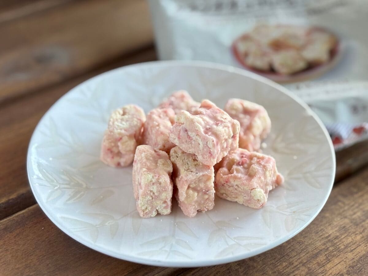 まろやかないちごミルクにとろける…【ローソン】味も見た目も可愛いっ♡