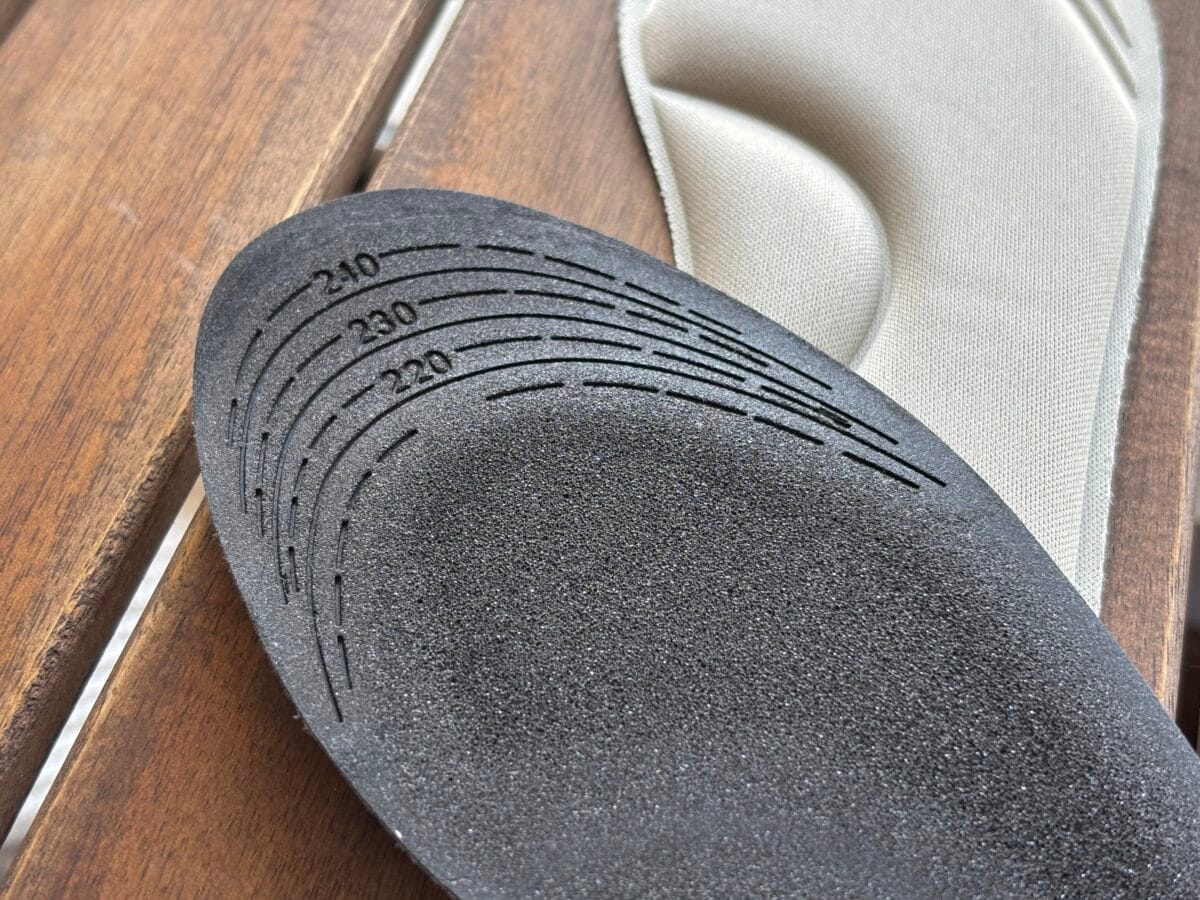 【ダイソー】「低反発インソール」で負担軽減! 痛み・においも一発解決