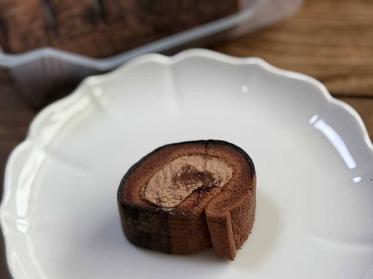 求肥にチョコは反則！【ローソン】もち食感ロールの新作が登場