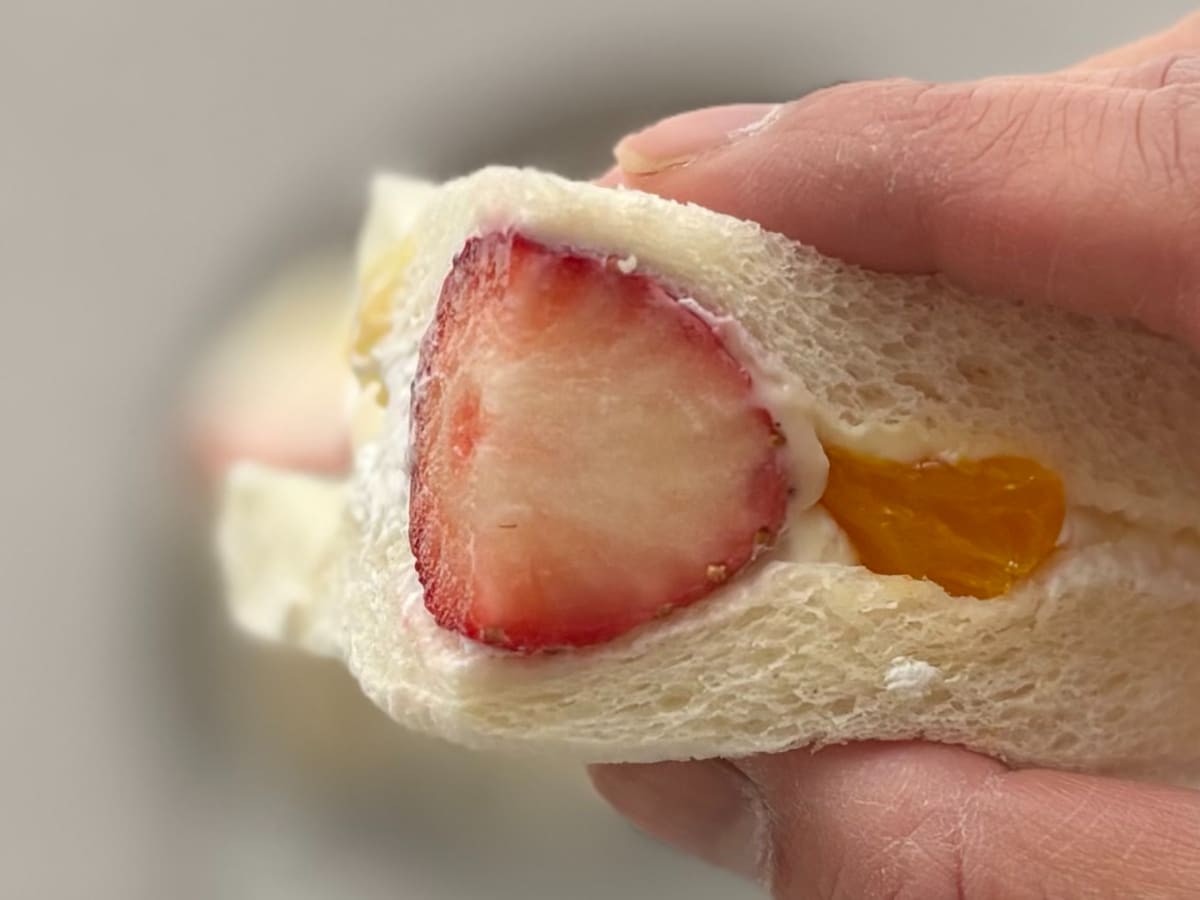 ぜいたく感たっぷり♡【セブン】いちご入りサンドイッチが待望の再登場