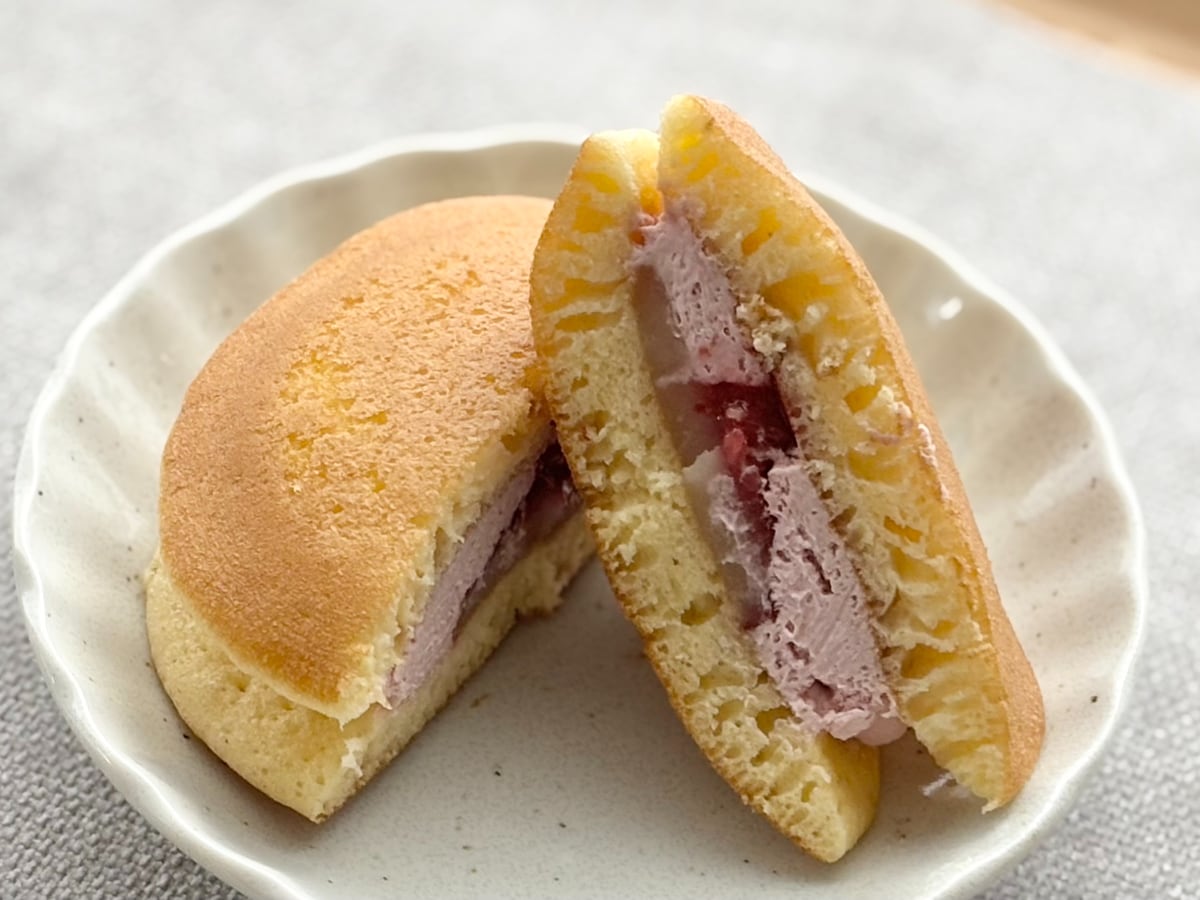 いちごと白あんが好バランス！【セブン】新作どら焼きが「まじ美味い」