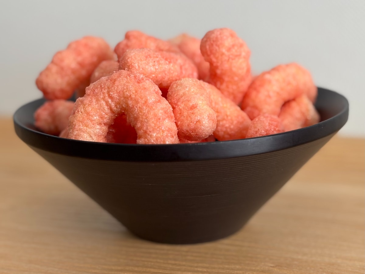 通常の3倍サイズだと……!?【ローソン】いちご好き歓喜のスナック菓子