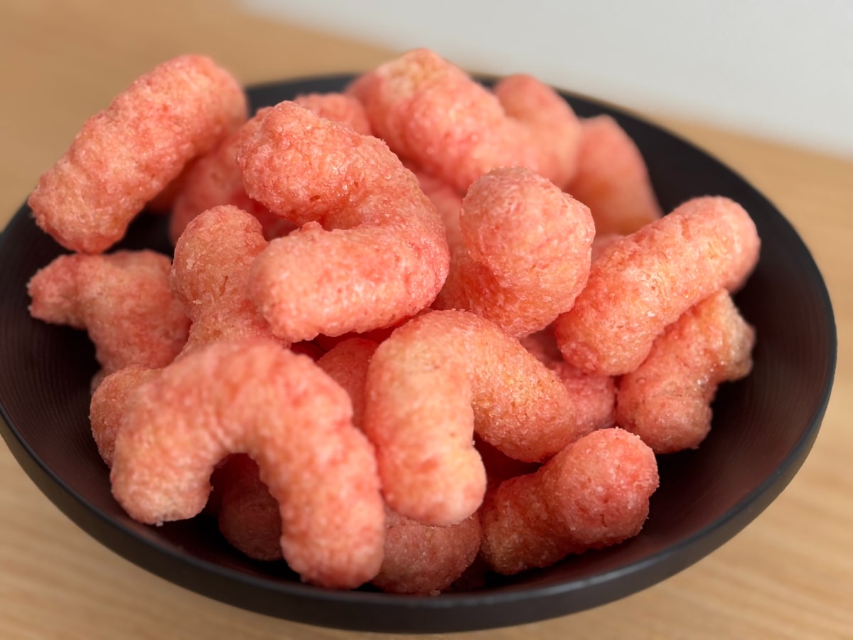 通常の3倍サイズだと……!?【ローソン】いちご好き歓喜のスナック菓子