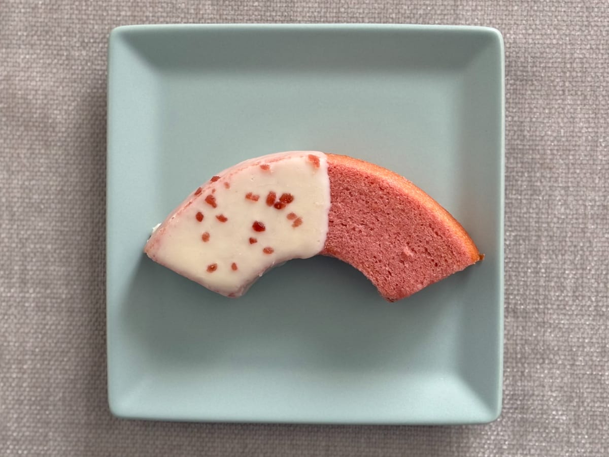 しっとり食感と甘みがぜいたく♡【ファミマ】いちごづくしのスイーツ