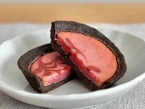 いちごとココアが相性抜群！【ファミマ】しっとり＆さくさく食感のタルト