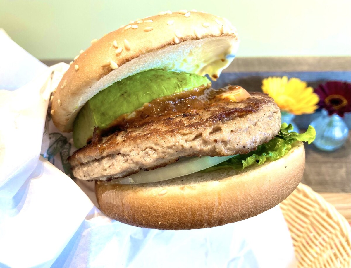 クラシックアボカドスモークチーズバーガー~シビ辛麻辣~