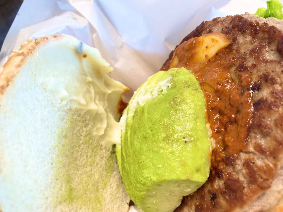 クラシックアボカドスモークチーズバーガー~シビ辛麻辣~