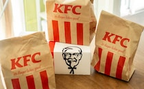 「ものスゴい」「食欲とまらない」【ケンタッキー】新商品が強烈すぎる