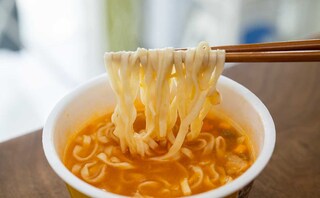 「スープがクセになる」「買うしかない」【どん兵衛】新商品がまさかすぎる味