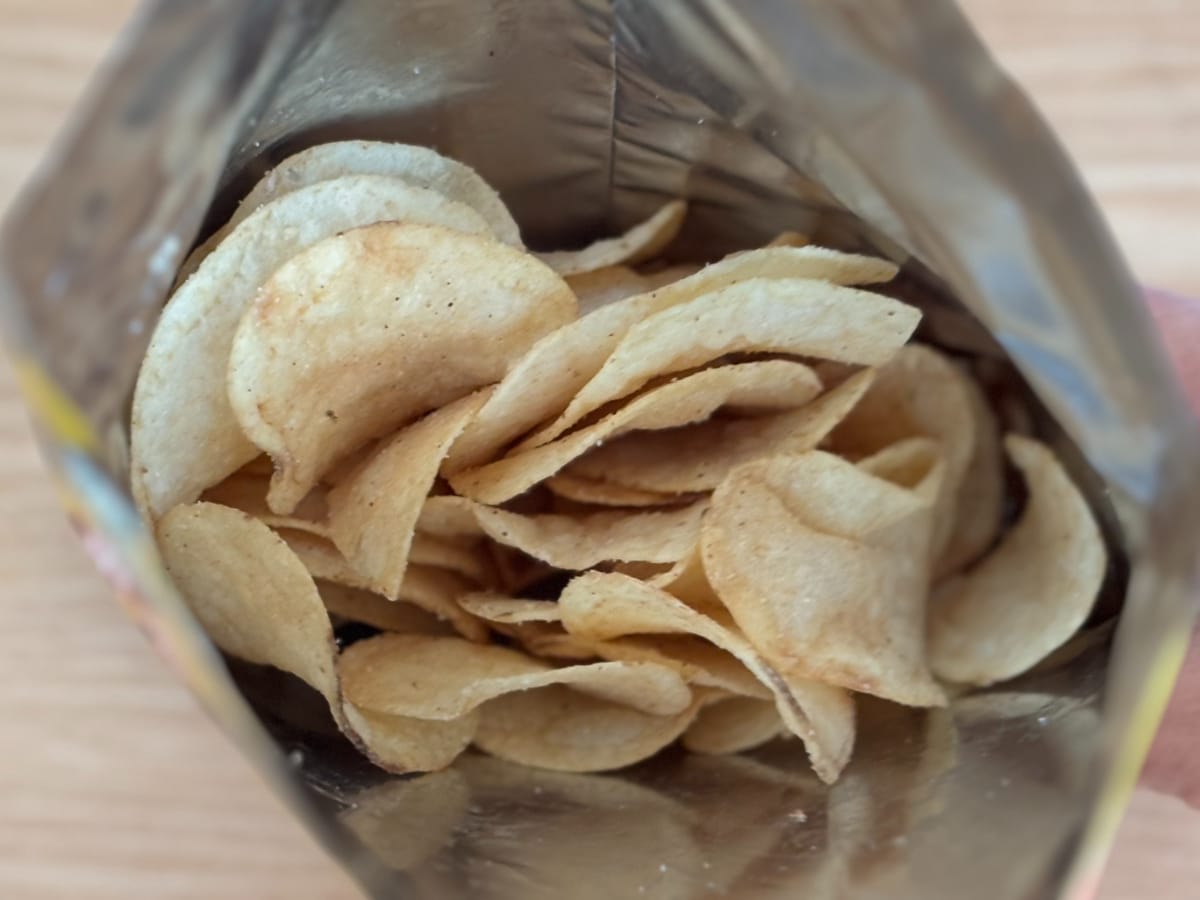 中毒性のある味で「ヤバイ」「うめえ！」【ファミマ限定】ポテチがすごい