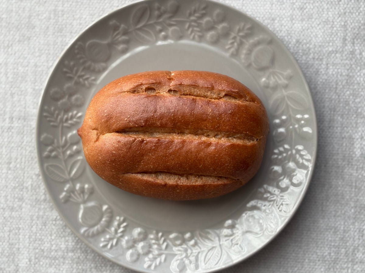 濃厚チョコが「たっぷりでおいしい」【セブン】新作コラボパンがぜいたく