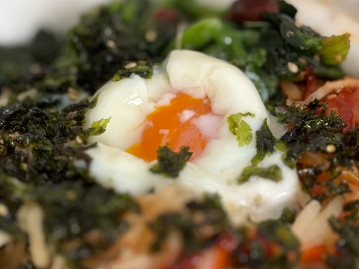 「うま〜〜〜!」「めっちゃボリュームあった」【すき家】に旨辛の丼登場