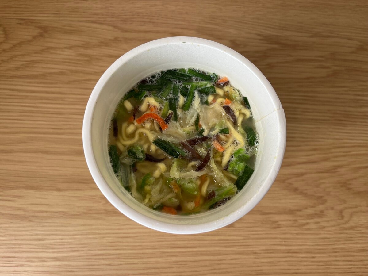 「もちっと太麺!」【ファミマ】豚の野菜の旨みを感じられる生姜タンメンが登場