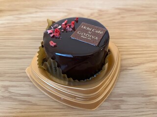 「上品な味わい」【ローソン】GODIVAコラボのガトーショコラが登場