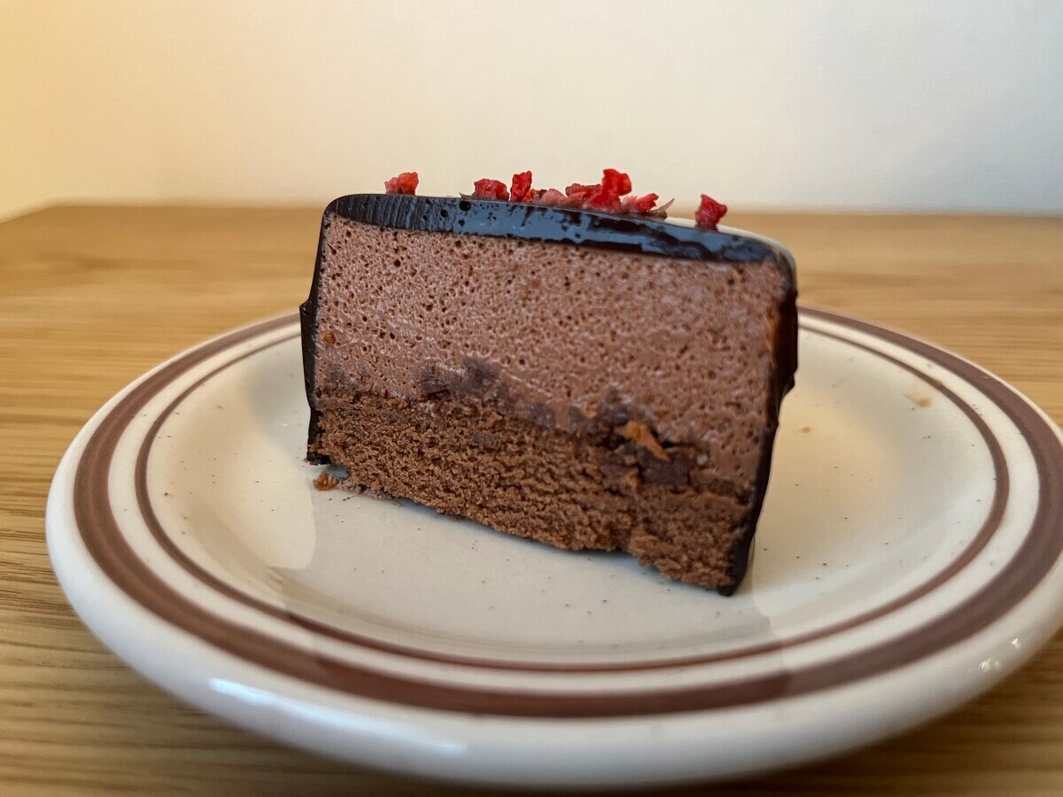 「上品な味わい」【ローソン】GODIVAコラボのガトーショコラが登場