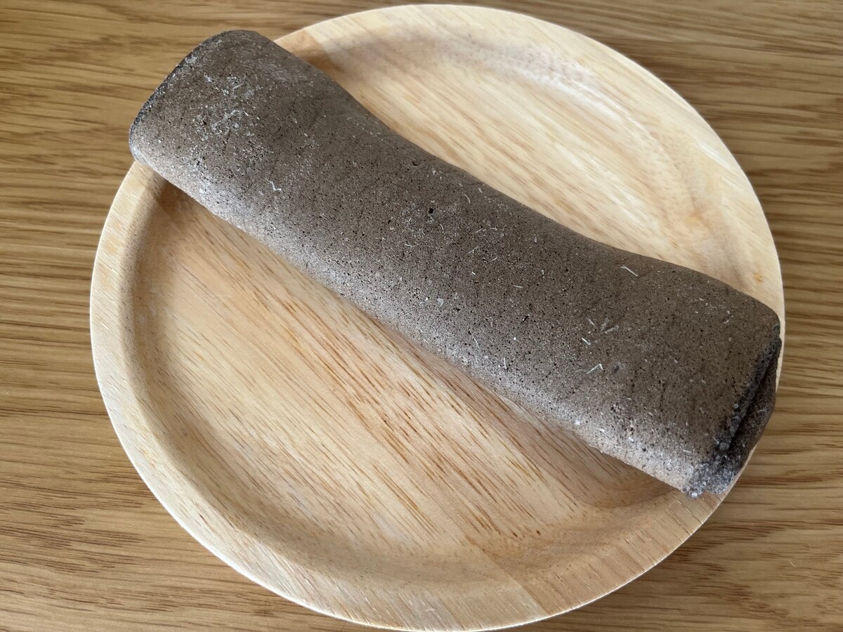 「生地もちもち」【セブン】濃厚な生チョコが入ったショコラクレープが登場