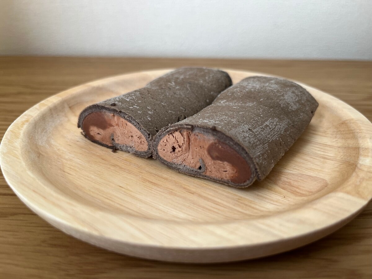 「生地もちもち」【セブン】濃厚な生チョコが入ったショコラクレープが登場