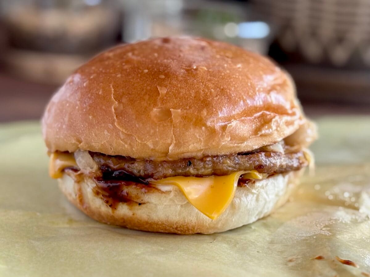 今季大注目の限定バーガー【ロッテリア】でアレが食べられるってマジ！？