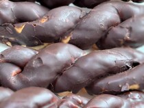 このサイズ感、最高【ローソン】チョコツイストドーナツを実食