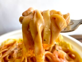 「エビがプリっ 麺がモチっ」【ファミマ】あのコラボパスタが帰ってきた